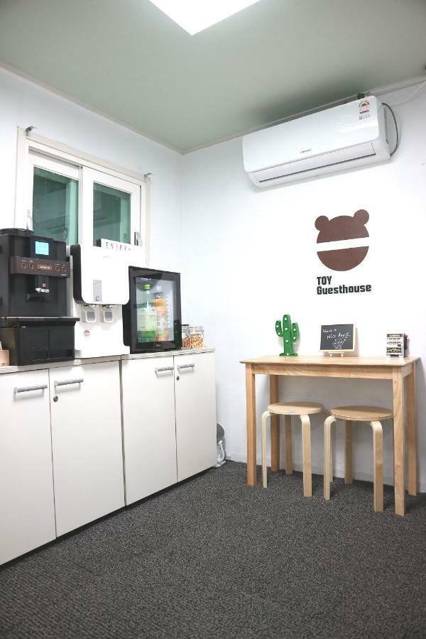 Toy Guesthouse Сеул Экстерьер фото